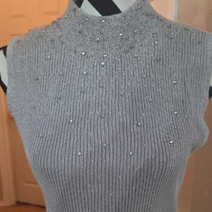 Elegant Gray Sleeveless Sweater